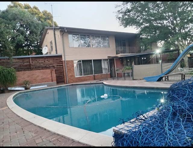 5 BEDROOM HOUSE FOR SALE IN PRETORIA GARDENS